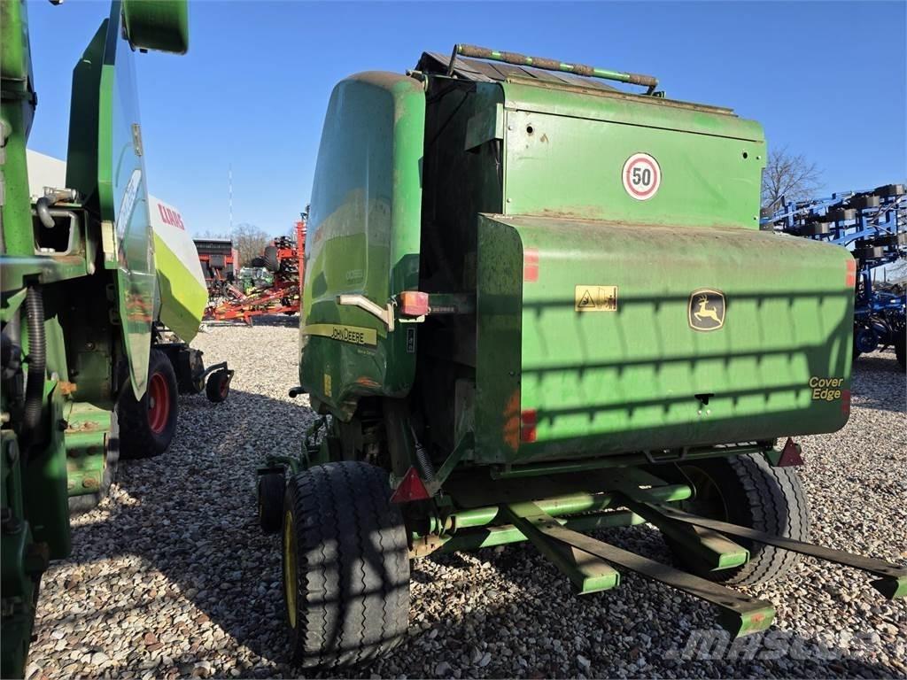 John Deere 854 Rituļu preses