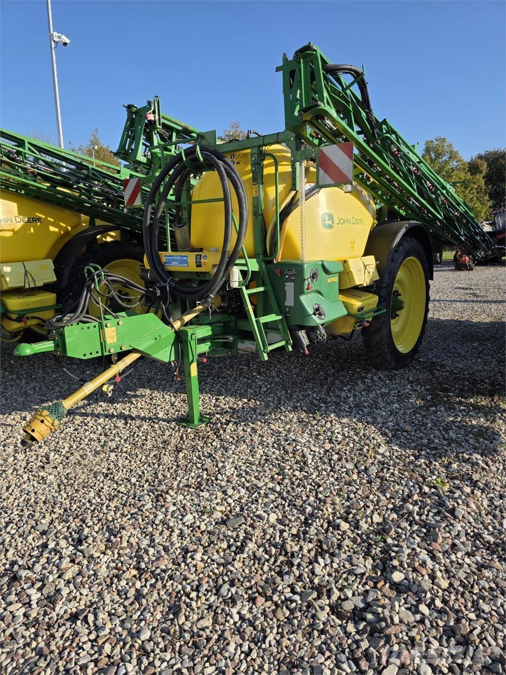 John Deere M740 Piekabināmie smidzinātāji(miglotāji)