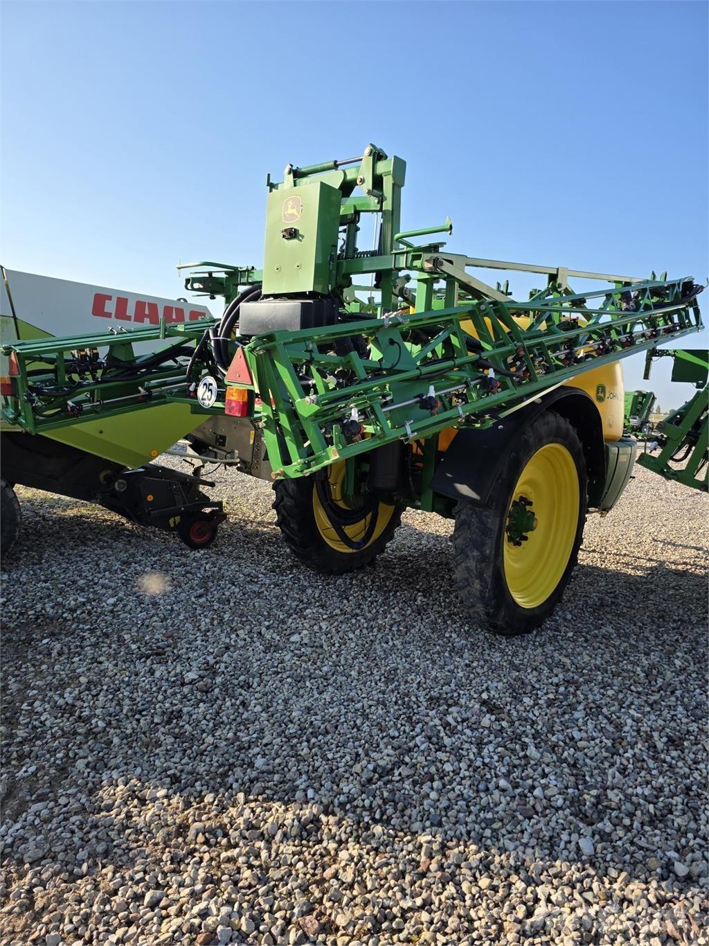 John Deere M740 Piekabināmie smidzinātāji(miglotāji)