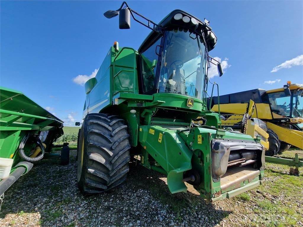 John Deere S690 Ražas novākšanas kombaini