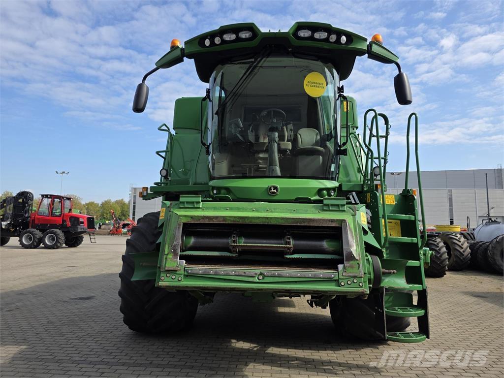 John Deere T660 Ražas novākšanas kombaini