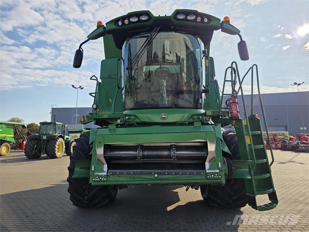 John Deere T660 Ražas novākšanas kombaini
