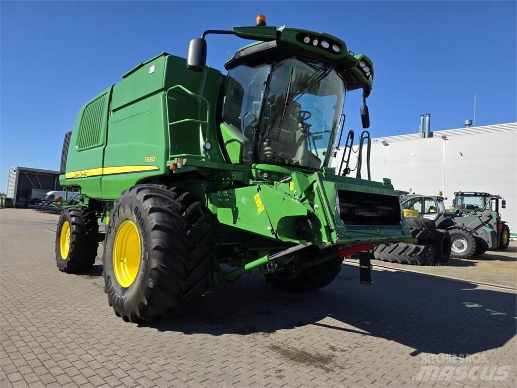 John Deere T660 Ražas novākšanas kombaini