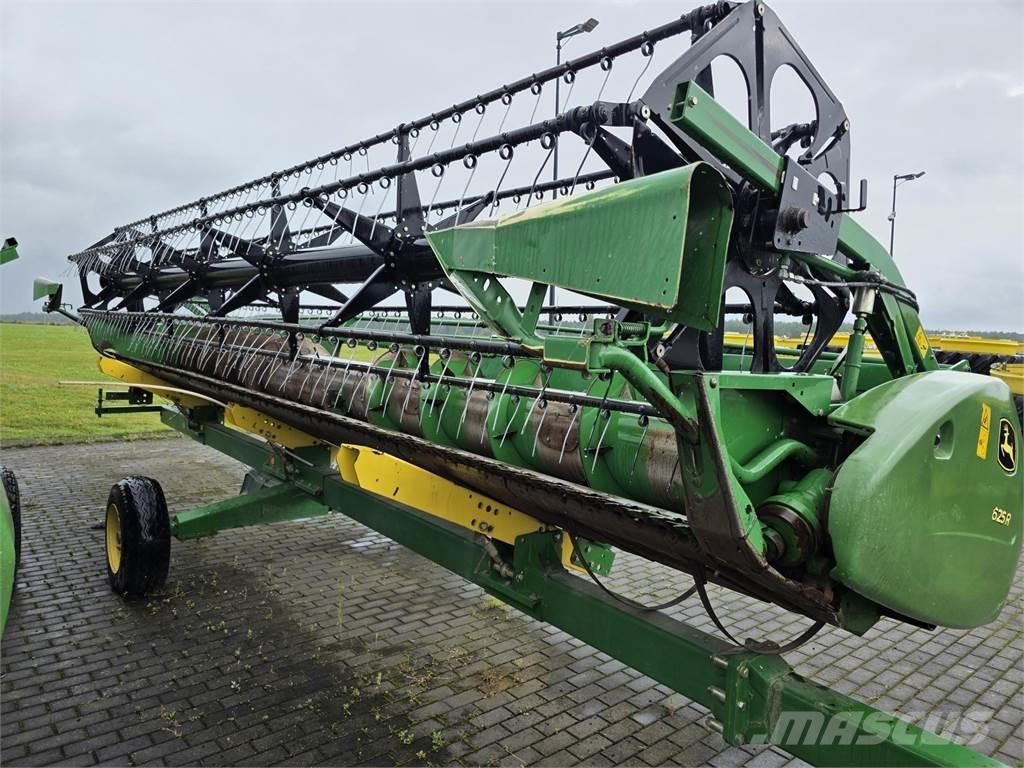 John Deere T660 Ražas novākšanas kombaini