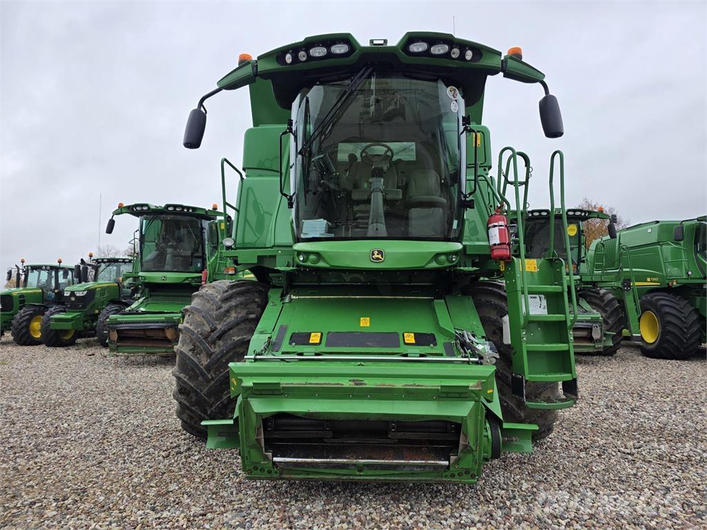 John Deere T660 Ražas novākšanas kombaini