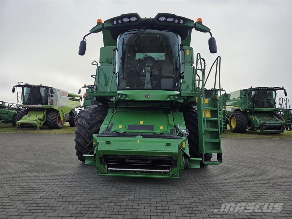 John Deere T660 Ražas novākšanas kombaini