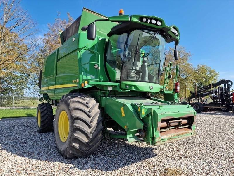 John Deere T670 Ražas novākšanas kombaini