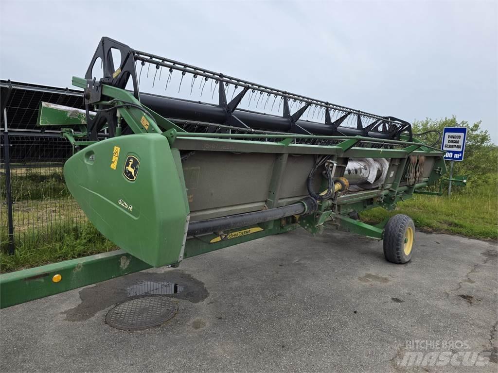 John Deere T670 Ražas novākšanas kombaini