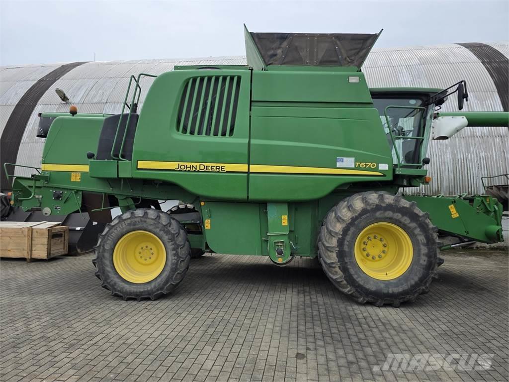 John Deere T670 Ražas novākšanas kombaini