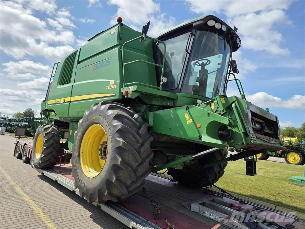 John Deere T670 Ražas novākšanas kombaini