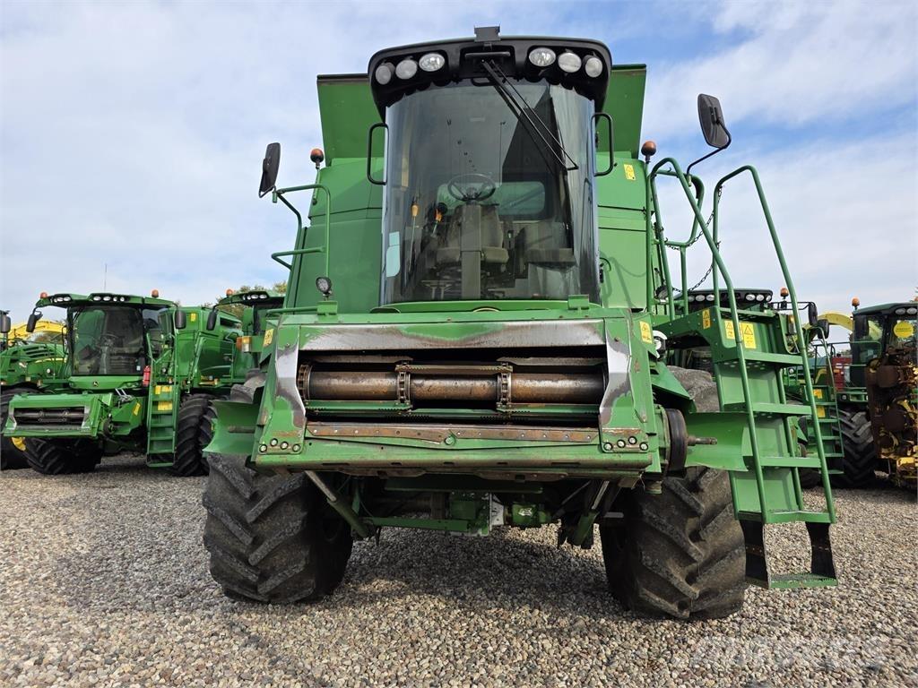 John Deere T670 Ražas novākšanas kombaini