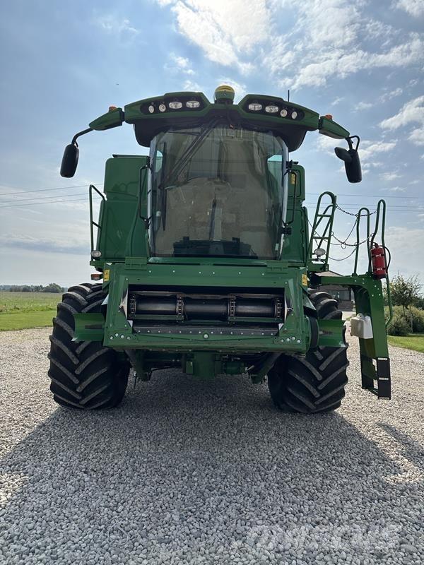 John Deere T670 Ražas novākšanas kombaini