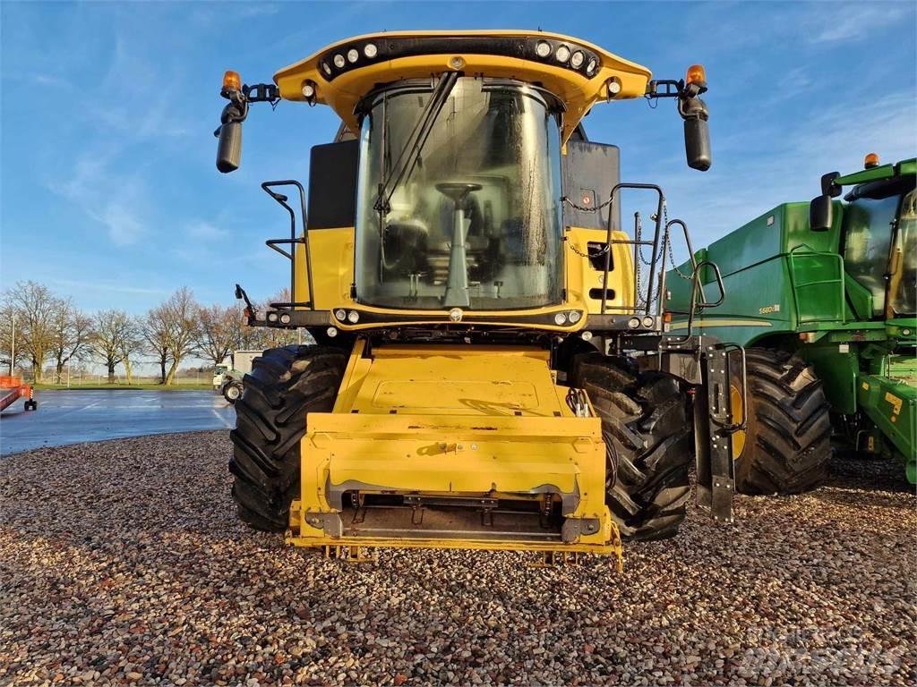 New Holland CX8.85 Ražas novākšanas kombaini