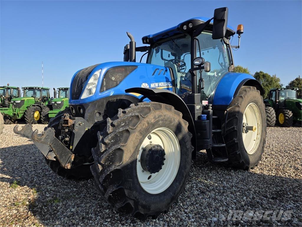 New Holland T7.215S Traktori