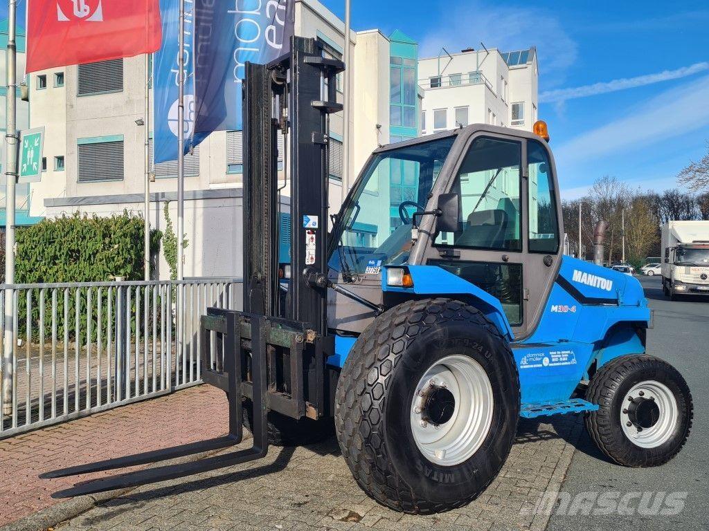 Manitou M 30.4 Apvidus autokrāvējs