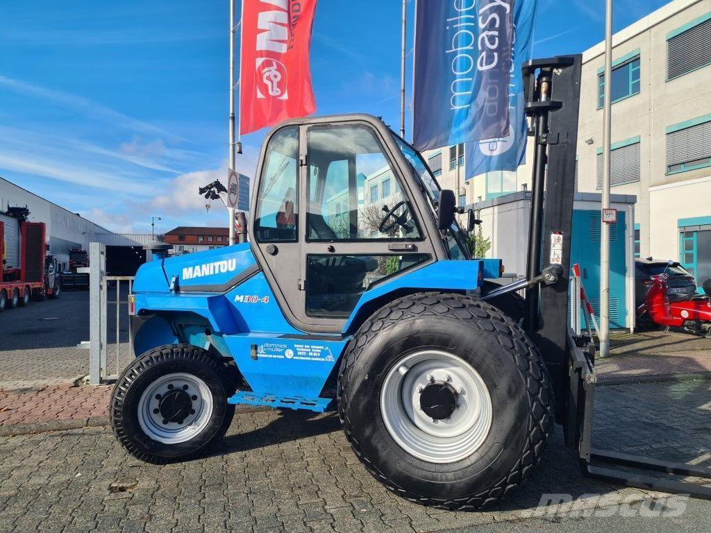 Manitou M 30.4 Apvidus autokrāvējs