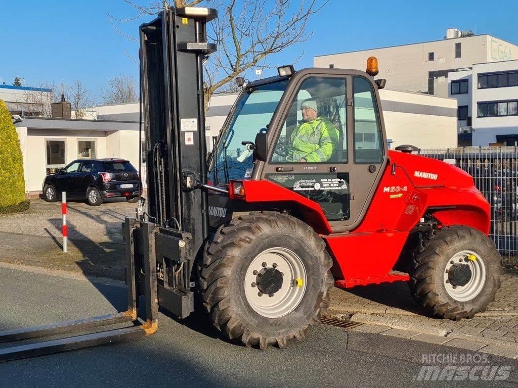 Manitou M50.4 Apvidus autokrāvējs