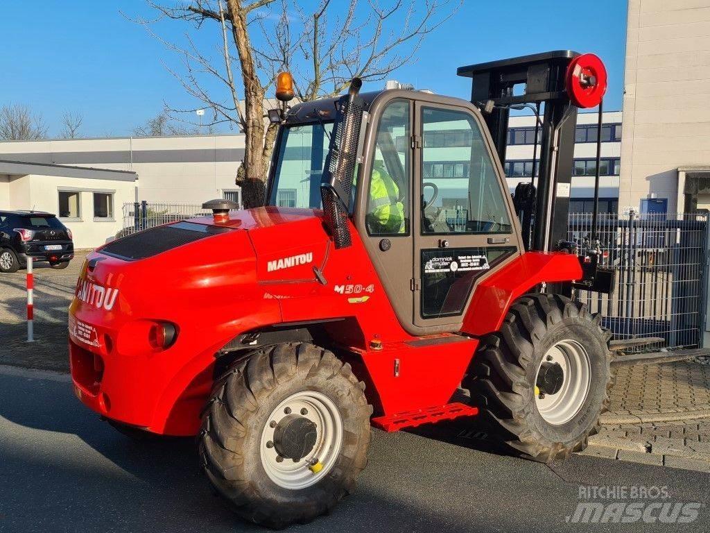 Manitou M50.4 Apvidus autokrāvējs