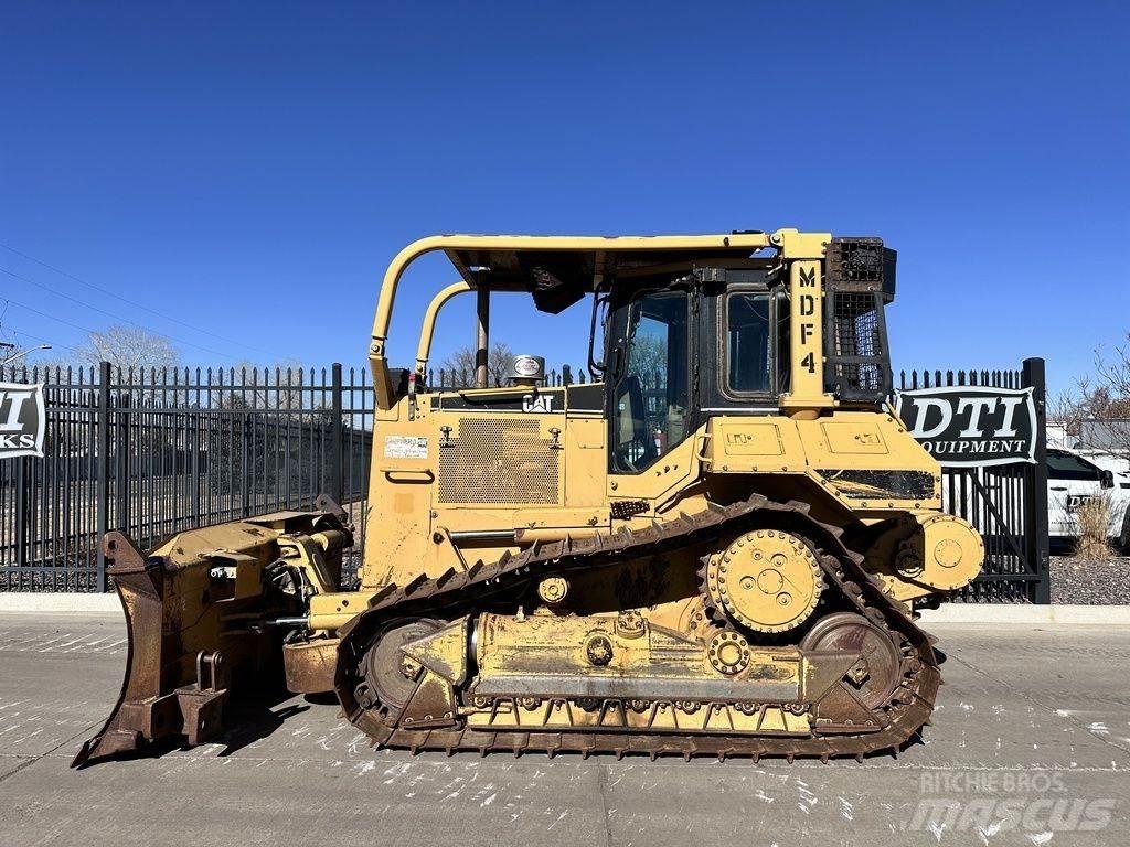 CAT D6M XL Kāpurķēžu buldozeri