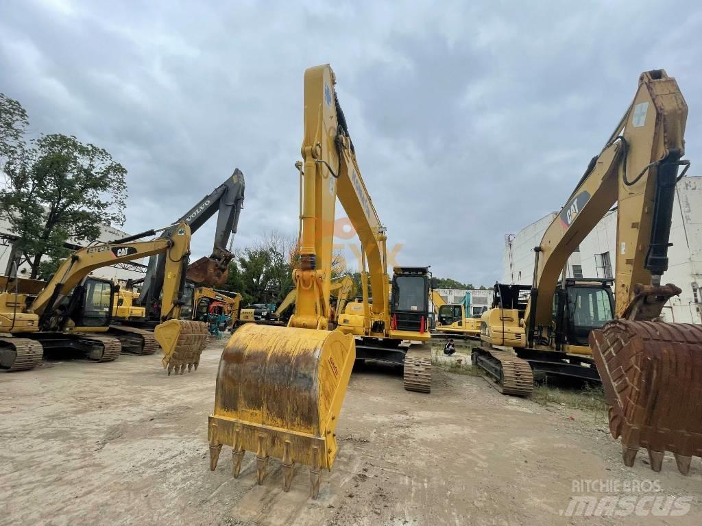 Komatsu PC 220 Kāpurķēžu ekskavatori