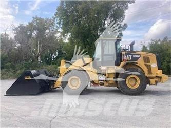 CAT 950M Iekrāvēji uz riteņiem