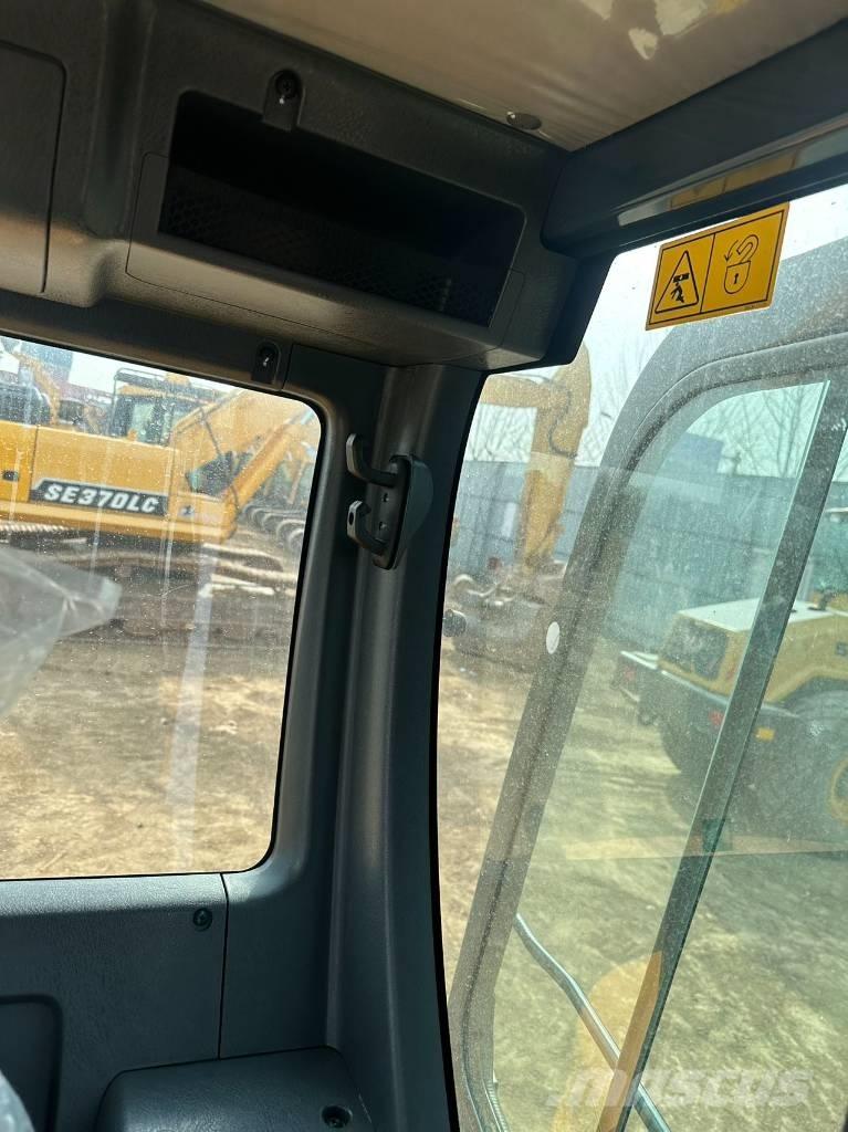 Hyundai 60 W Ekskavatori uz riteņiem