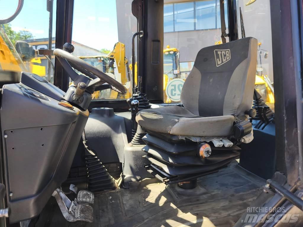 JCB 2 CX Ekskavatori-iekrāvēji