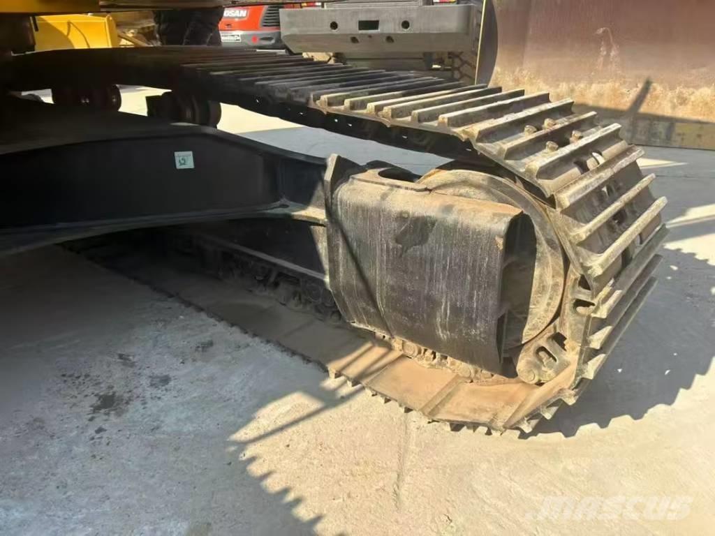 CAT 330D2L Kāpurķēžu ekskavatori