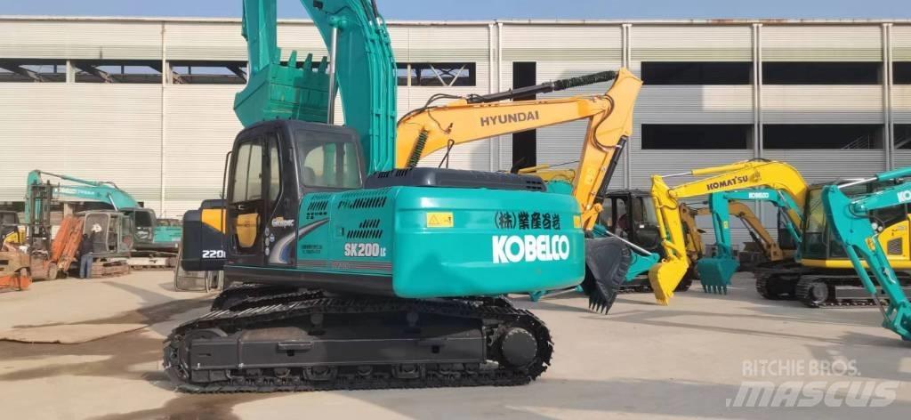 Kobelco SK 200 Kāpurķēžu ekskavatori