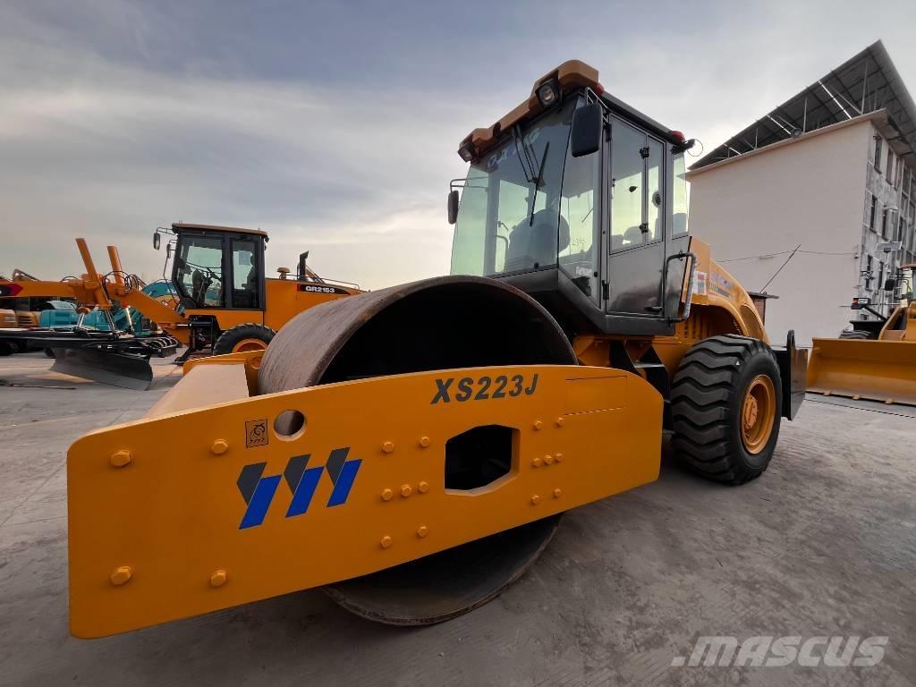 XCMG XS 223 J Vienvalča grunts veltņi