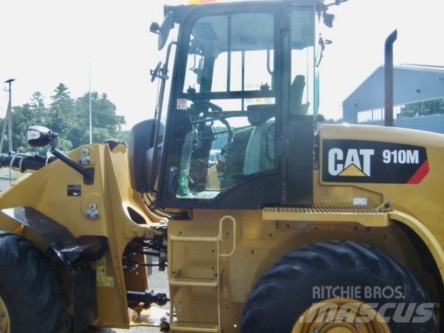 CAT 910 M Iekrāvēji uz riteņiem