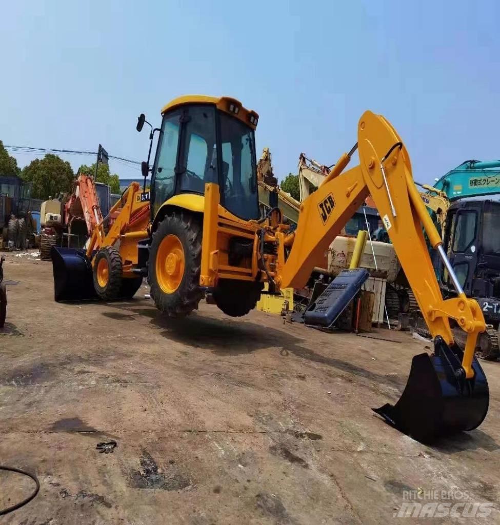 JCB 3 CX Ekskavatori-iekrāvēji