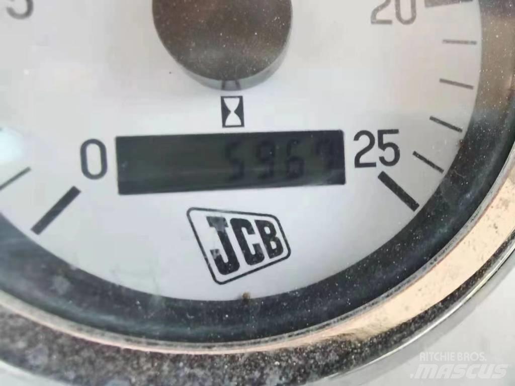 JCB 3 CX Ekskavatori-iekrāvēji