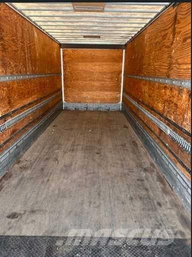 Freightliner M2-112 Furgons