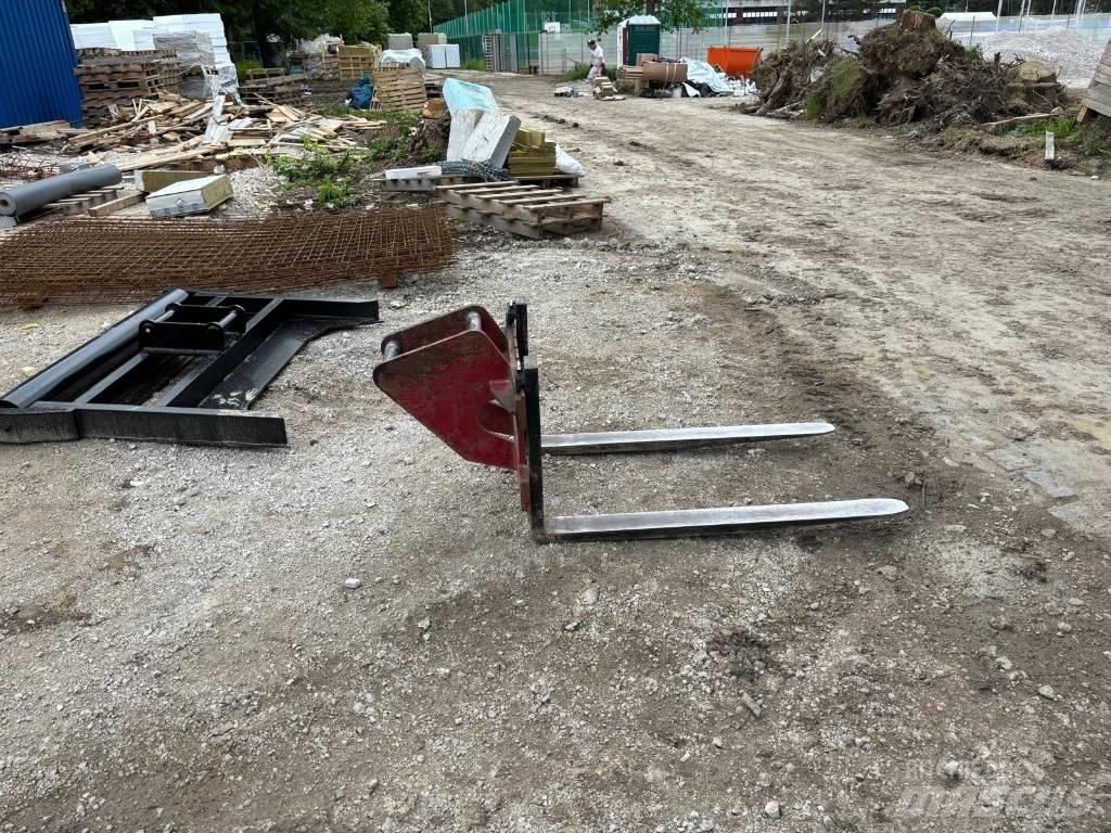 Takeuchi TB295W Ekskavatori uz riteņiem