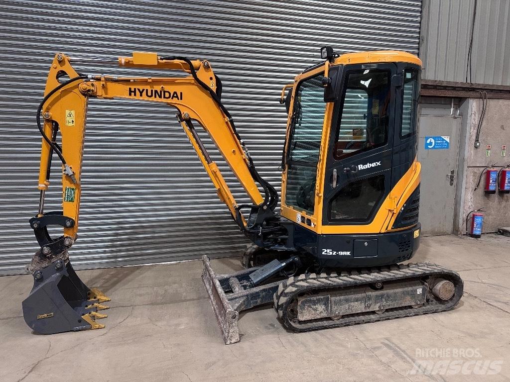 Hyundai R25Z-9 AK Mini ekskavatori < 7 t