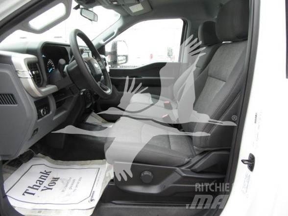 Ford F550 Būvniecība- Citi