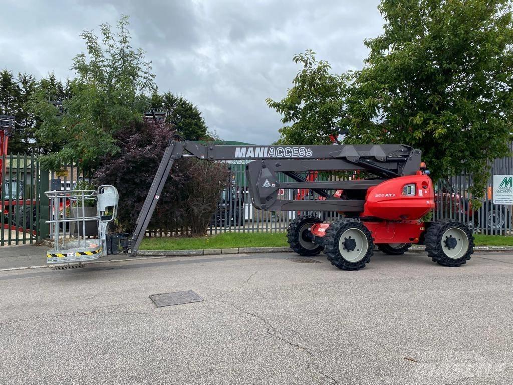 Manitou 200 ATJ Strēles pacēlāji