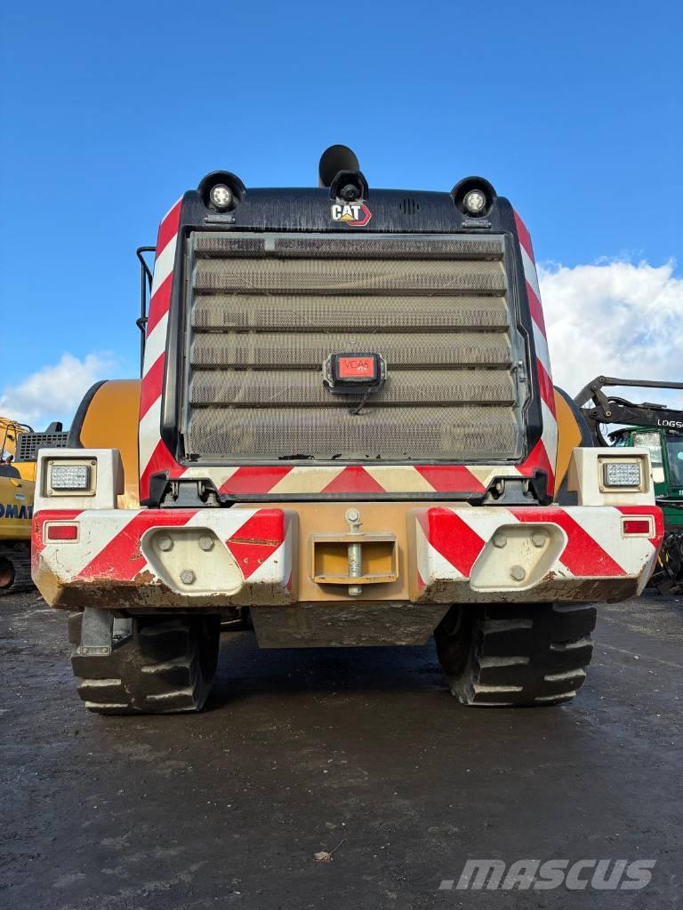 CAT 966 Iekrāvēji uz riteņiem