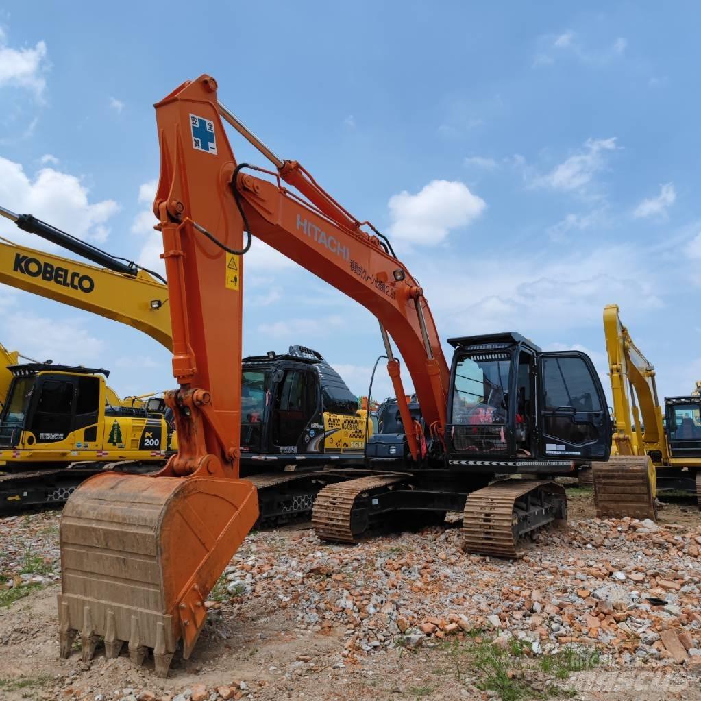 Hitachi ZX 200 Kāpurķēžu ekskavatori