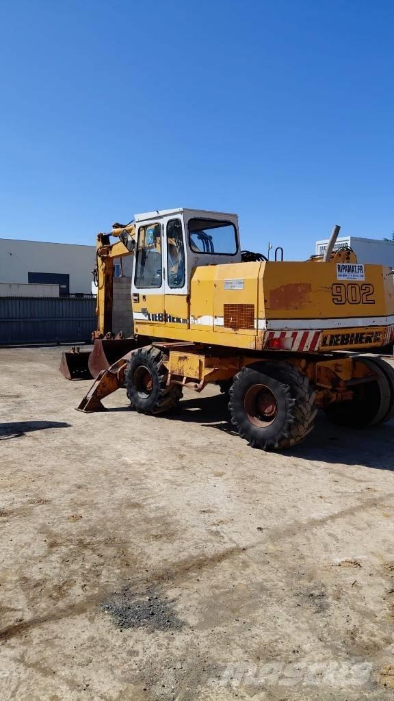 Liebherr A 902 Ekskavatori uz riteņiem