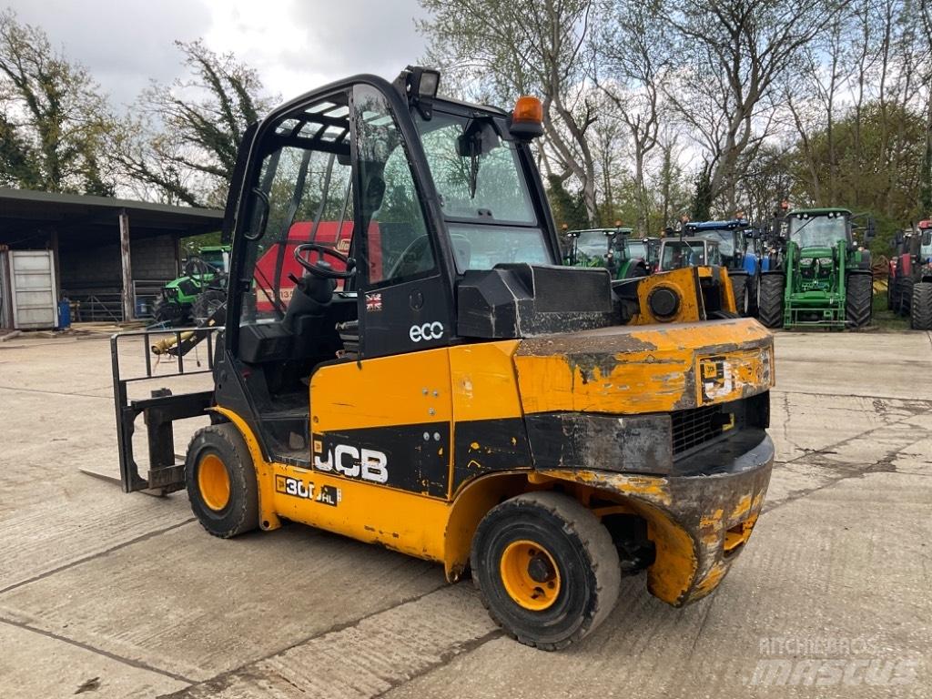 JCB 30 D HL Iekrāvēji uz riteņiem