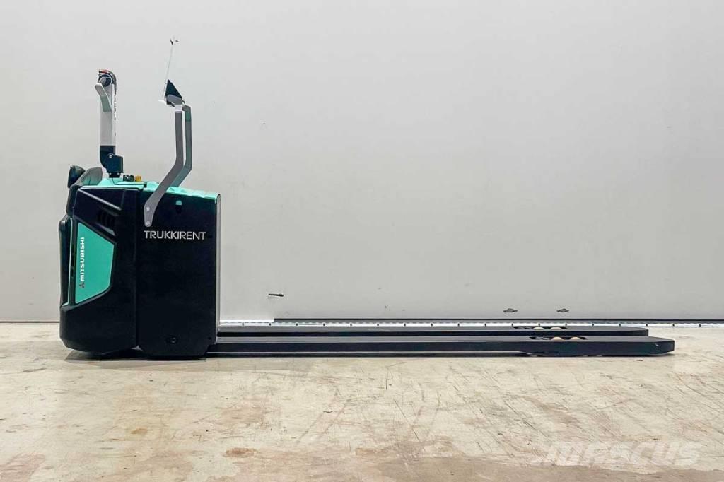 Mitsubishi PBV 20 N2 Hidrauliskās stalažas ar platformu