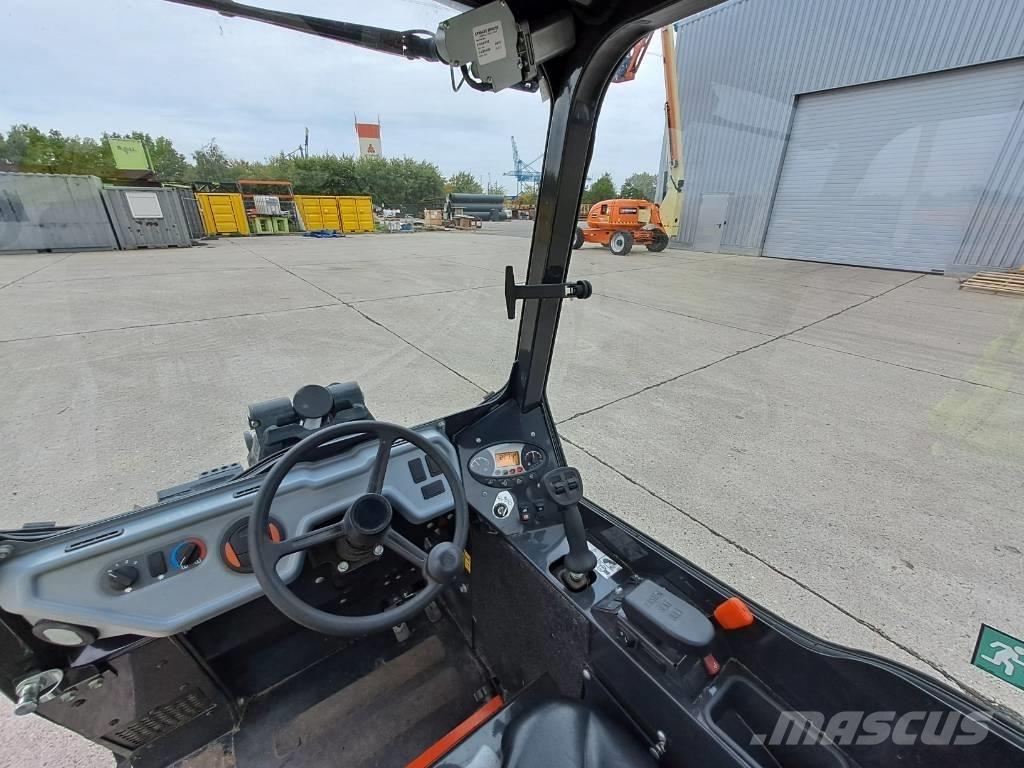 Bobcat L28 Iekrāvēji uz riteņiem
