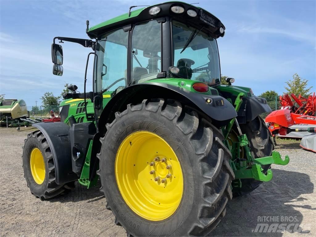 John Deere 6130R Traktori