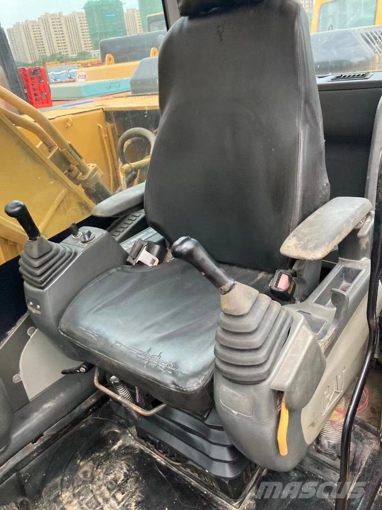CAT 320 C Kāpurķēžu ekskavatori