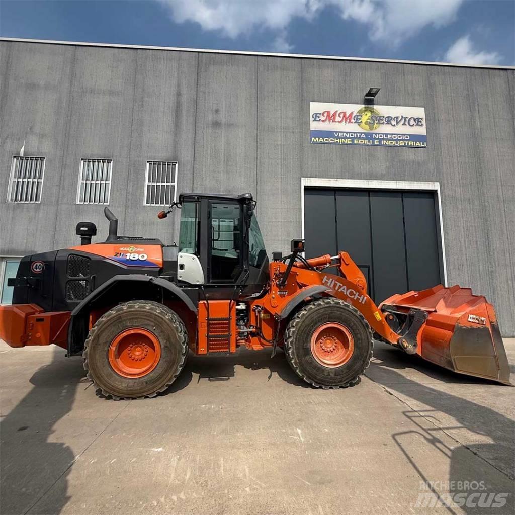 Hitachi ZW180-6 Iekrāvēji uz riteņiem