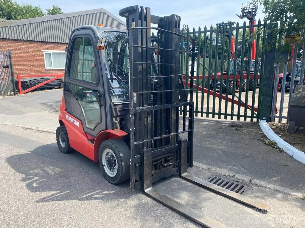 Manitou Mi25D Tehnika ar dīzeļa dzinēju