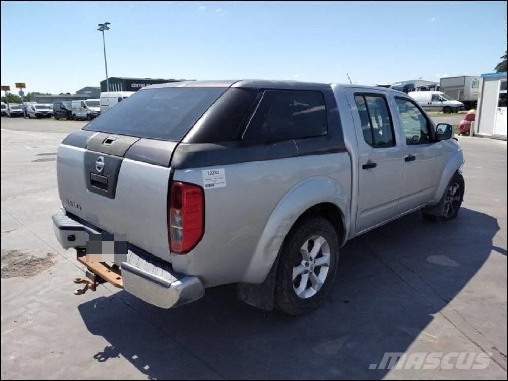Nissan Navara 1 Vieglais kravas automobilis/izkraušana no sāniem