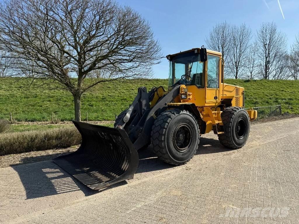 Volvo L70D Iekrāvēji uz riteņiem